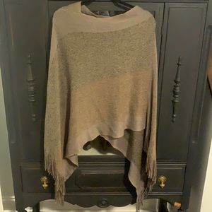 CHIC SHAWL! Great condition!!